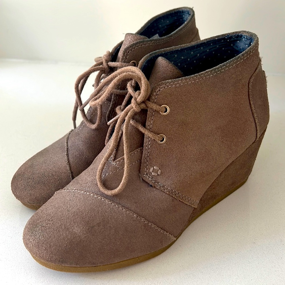 TOMS wedge bootie in tan suede